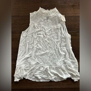 And The Why Los Angeles White Lace Tunic Top- size medium